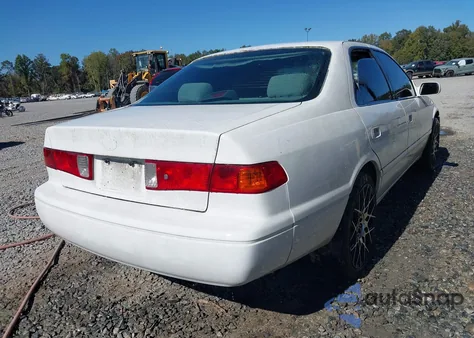 2000 Toyota Camry Le from USA, damaged, VIN 4T1BG22K6YU954332